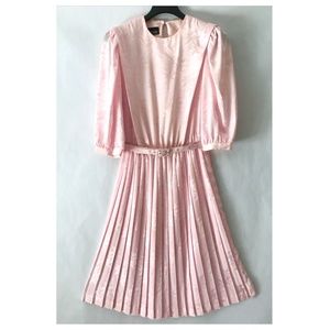 Alexis Vintage Pink Floral Pleated 3/4 Sleeves Dress